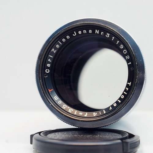 黃銅重版 Carl Zeiss Jena 紅T Triotar 135mm f4, Germany (非常新淨, 15葉)