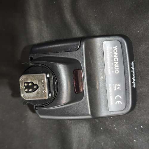 永諾 Yongnuo YN-E3-RT 閃光燈無線訊號發射器 引閃器 for 佳能 canon 功能正常 裸機