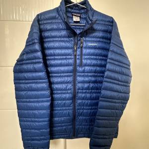 Patagonia Men Ultralight Down Jacket  size M  90% new