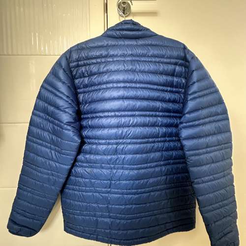 Patagonia Men Ultralight Down Jacket  size M  90% new