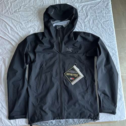 Arcteryx Beta Jacket Men  size S  Brand New