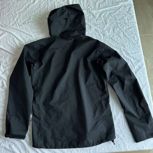 Arcteryx Beta Jacket Men  size S  Brand New