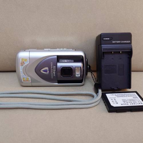 Nikon Coolpix 3500 新淨尼康CCD相機 E3500 Travel CCD Camera 等效37-111mm扭鏡頭...