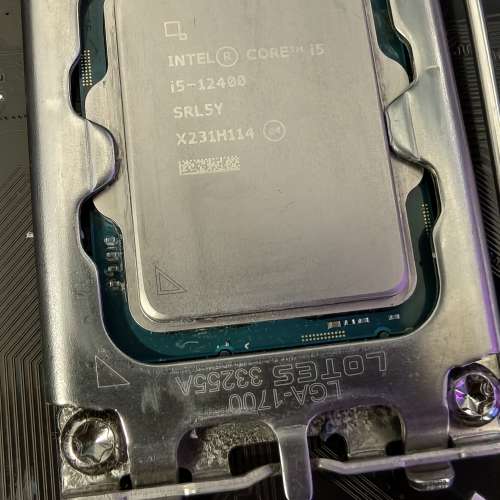 Gigabyte B760 GAMING X AX (DDR5) 連Intel Core i5-12400