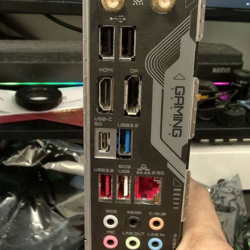 Gigabyte B760 GAMING X AX (DDR5) 連Intel Core i5-12400