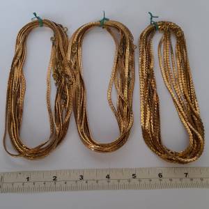 銅價飛升，清理存貨貨反其道而行，減價出售。一手三十條3.5mm闊身原銅色頸鏈十六寸...