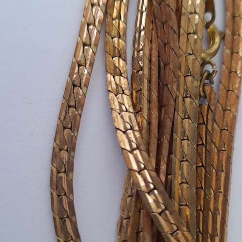 銅價飛升，清理存貨貨反其道而行，減價出售。一手三十條3.5mm闊身原銅色頸鏈十六寸...