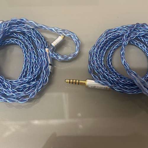 高級視聽音響展場外特別產品(耳機線:北極星)雙銅夾銀設計。陣列疊式設計，8股銅銀銅...