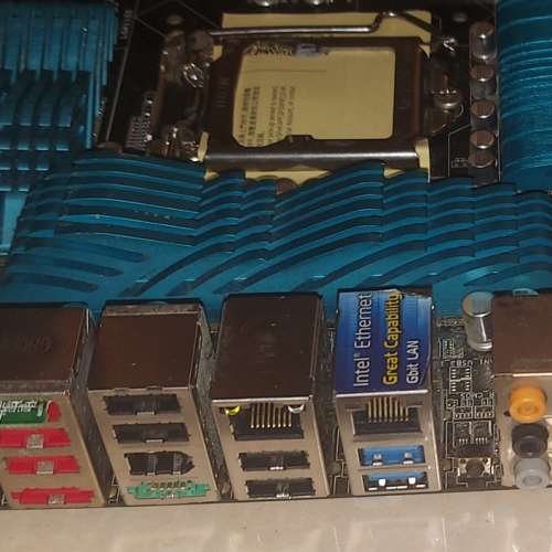 ASUS P8P67 DELUXE Intel P67 LGA 1155 SATA 6Gb/s USB 3.0 內置藍牙 ATX Motherboard