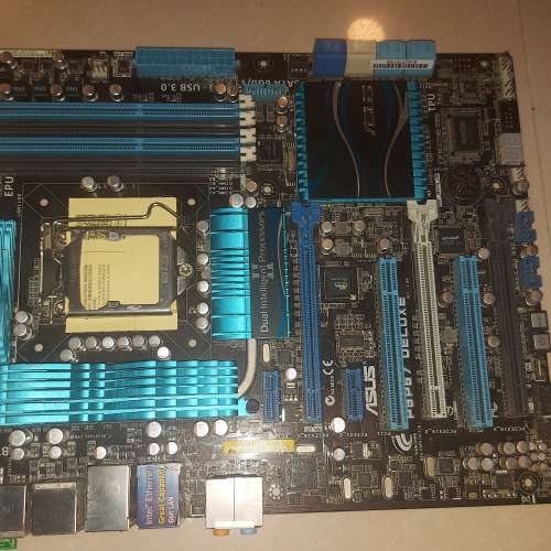 ASUS P8P67 DELUXE Intel P67 LGA 1155 SATA 6Gb/s USB 3.0 內置藍牙 ATX Motherboard