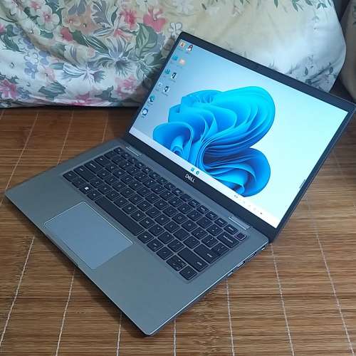 Dell Latitude 7330