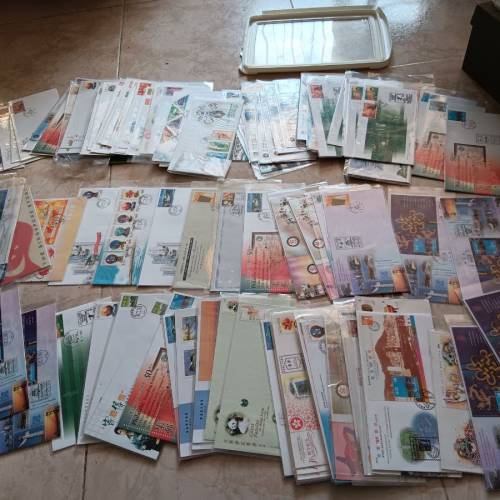 大量香港郵票，香港首日封，香港紀念郵票，香港小型張，香港小全張，香港生肖版票，...