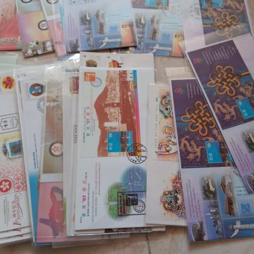 大量香港郵票，香港首日封，香港紀念郵票，香港小型張，香港小全張，香港生肖版票，...