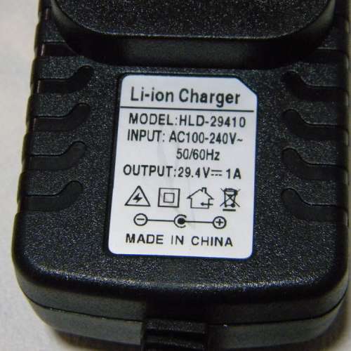 LG 無線吸塵機代用充電器 火牛29.4V 1.0A