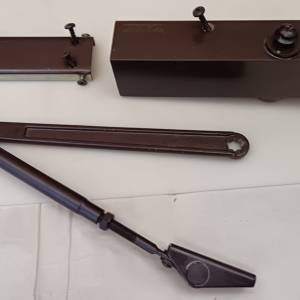 門鼓、自動閉門器