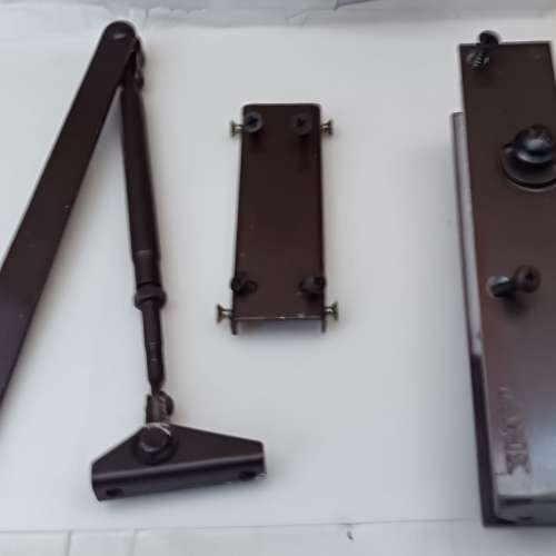 門鼓、自動閉門器