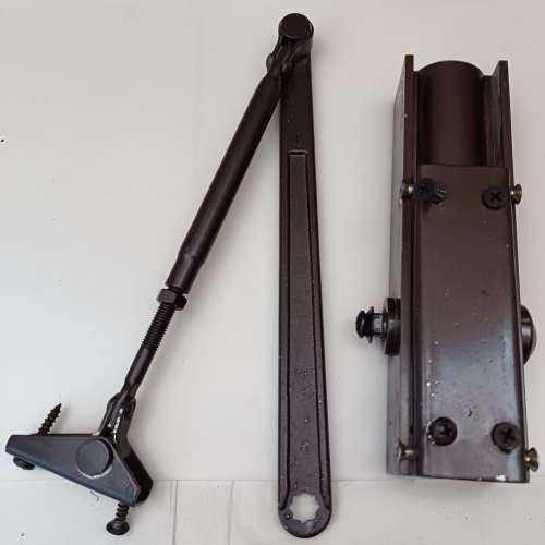 門鼓、自動閉門器