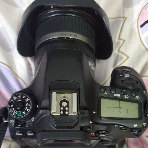 Canon EOS 80D body + BG-E14 battery grip + EF-S 10-22mm f/3.5-4.5 USM lens