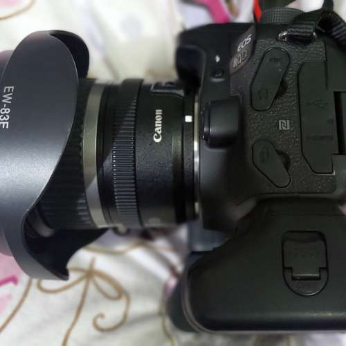 Canon EOS 80D body + BG-E14 battery grip + EF-S 10-22mm f/3.5-4.5 USM lens