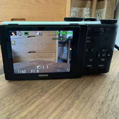 Pentax MX-1 銀黑色