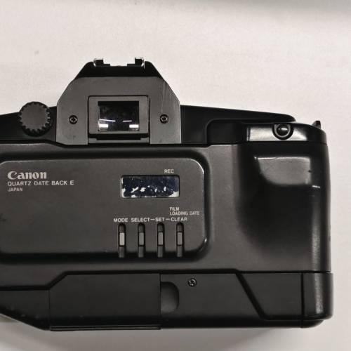 Canon EOS650 日期背黑屏