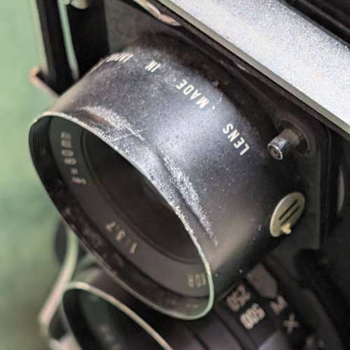 MAMIYA C220 + 80mm f3.7