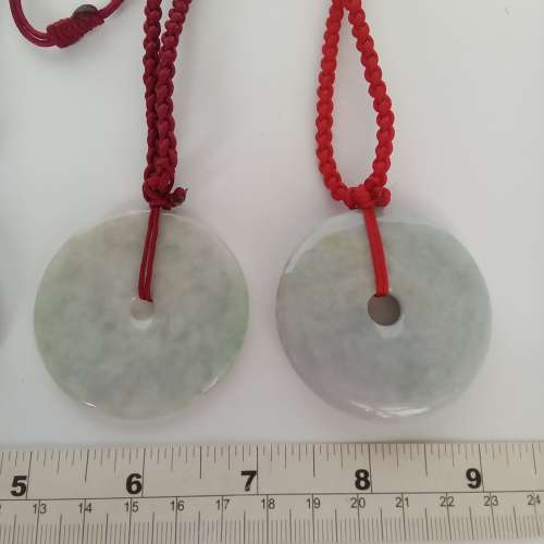 翡翠A玉約兩寸平安扣連繩頸鏈，圓滑好水頭，每套250元兩套八折,四套七折。no.B11.3.26