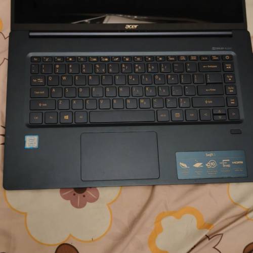 acer swift 5 15.6吋超輕薄手提電腦990克帶指紋解鎖 touch sreen