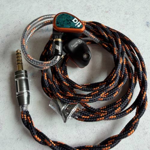 64 Audio tia Fourte (西瓜) & Vortex Cables Lavinia（爬山繩）