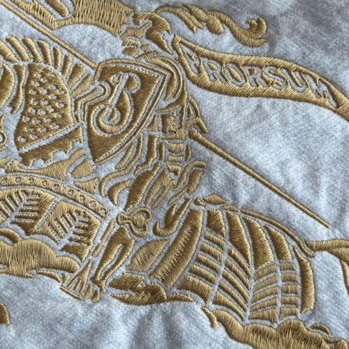 全新Burberry金線刺繡衞衣