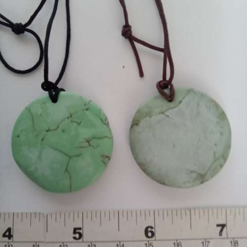 一手四件古舊松石吊墜，配上約30寸長繩頸鏈.共售160元，多量價錢可商議。no.B11.3.26