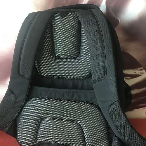 新秀麗背包電腦袋