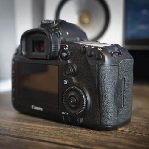 Canon EOS 5D Mark III DSLR Camera with Meike battery grip