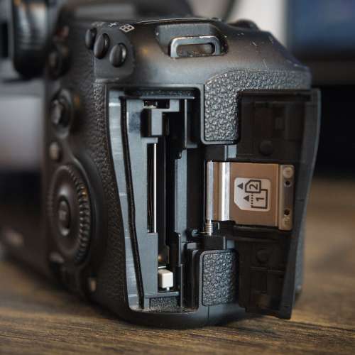 Canon EOS 5D Mark III DSLR Camera with Meike battery grip