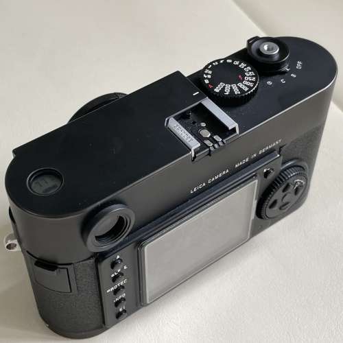 Leica M8 + M-ROKKOR 40mm f2