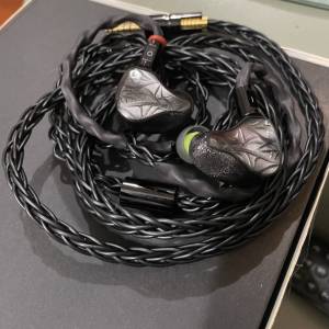 IJO Audio Volare 配備1DD x 4BA x 4EST靜電單元