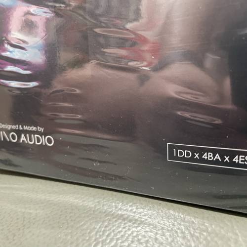 IJO Audio Volare 配備1DD x 4BA x 4EST單元