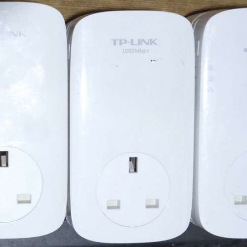 TP-Link AV1300 2隻 / 1000Mbps 1 隻,  HOMEPLUG 共3隻