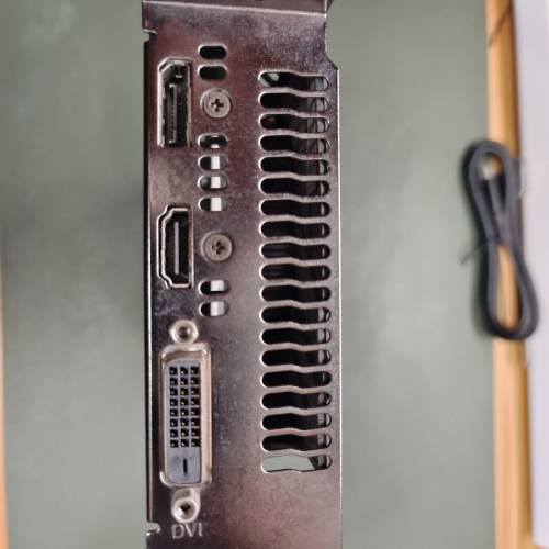 Asus RTX 1050 顯示卡