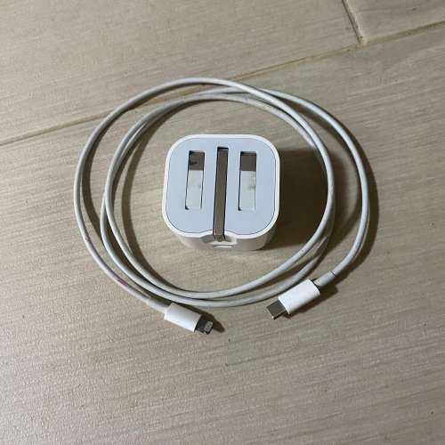 原裝apple 20w USB C充電器 & 原裝線