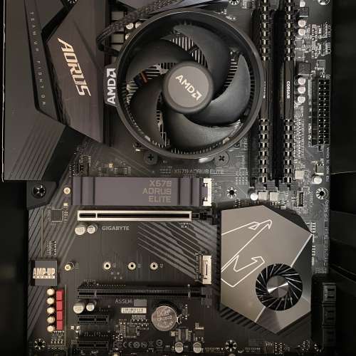 Gigabyte X570 AORUS Elite + Consair Vengeance 16Gb kit Ram
