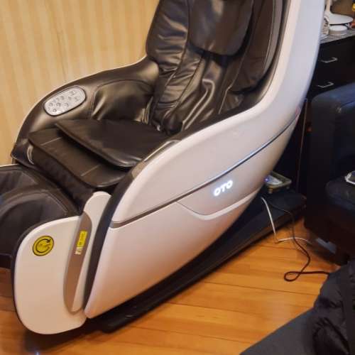 超新. OTO RK-13 Rockie Premium 按摩椅