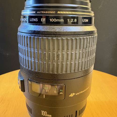 Canon EF 100 f/2.8 Macro USM
