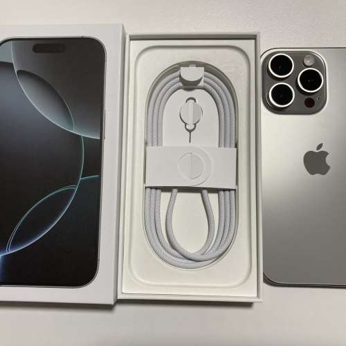 多色 外觀全新 iPhone 16 pro max 1tb 電池健康度100% 充電45次 eSim + 一張實體sim...