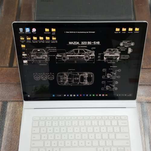 Surface book 2, i7 8650u, 16GB Ram, 256GB ssd, 15吋 獨顯 GTX 1060, 90%New (有筆)