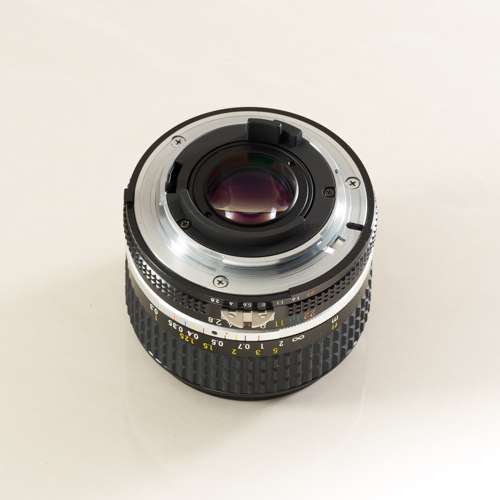 Nikon AI-S NIKKOR 24mm f/2.8