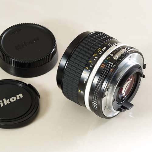Nikon AI-S NIKKOR 24mm f/2.8