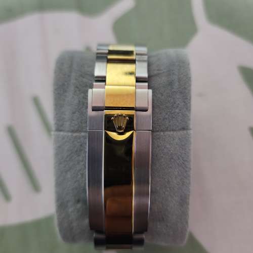 玩具 ROLEX 116613LB. Submariner Date  間金藍水鬼腕錶一隻。。98%新 想要交換其他...