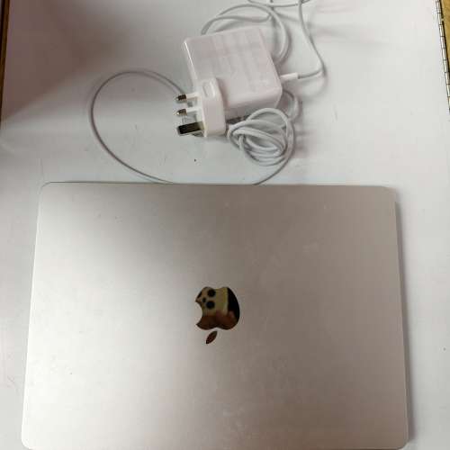 Macbook Air(A2681) 2022 M2 CPU, 8GB RAM + 256GB SSD, 星光色