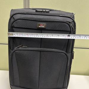 八成新兩輪機艙手提行李箱